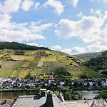Wellness Haus In Zell, 3 Komplette Wohnungen, Moselblick, Sauna, Whirlpool, 3 Balkone, 14 Gaeste Prázdninový dům Zell an der Mosel