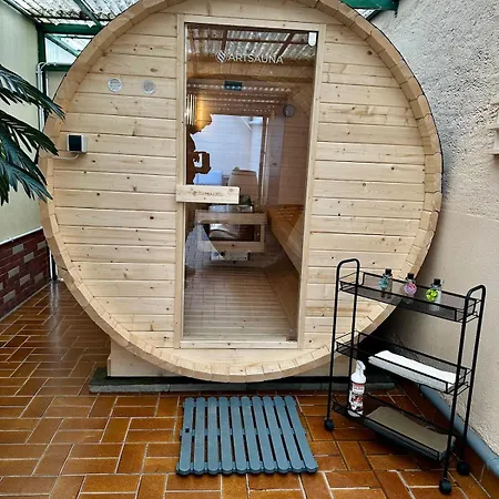 Wellness Haus In Zell, 3 Komplette Wohnungen, Moselblick, Sauna, Whirlpool, 3 Balkone, Grill 펜션 *