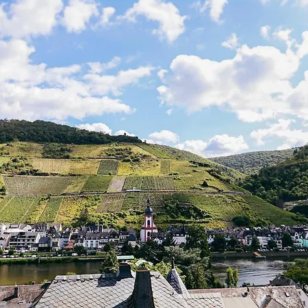 Wellness Haus In Zell, 3 Komplette Wohnungen, Moselblick, Sauna, Whirlpool, 3 Balkone, Grill 펜션 첼 안 데어 모젤