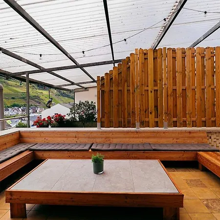 Wellness Haus In Zell, 3 Komplette Wohnungen, Moselblick, Sauna, Whirlpool, 3 Balkone, Grill * 첼 안 데어 모젤