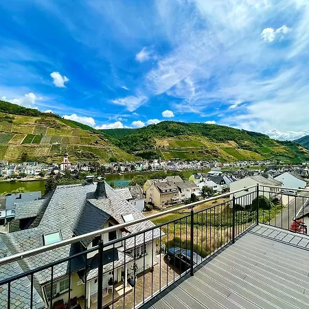 Wellness Haus In Zell, 3 Komplette Wohnungen, Moselblick, Sauna, Whirlpool, 3 Balkone, Grill *