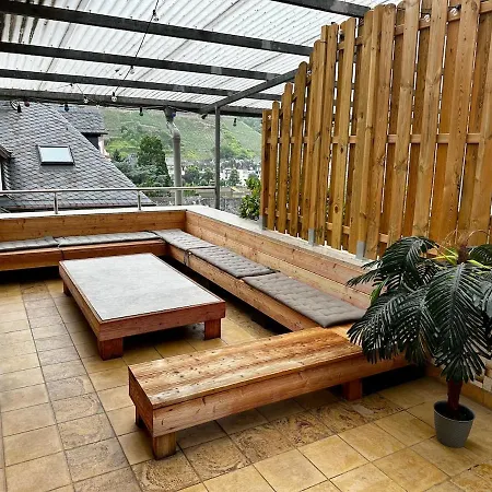 펜션 Wellness Haus In Zell, 3 Komplette Wohnungen, Moselblick, Sauna, Whirlpool, 3 Balkone, Grill