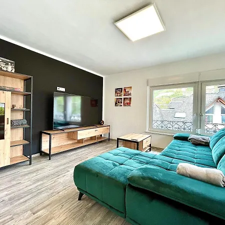 펜션 Wellness Haus In Zell, 3 Komplette Wohnungen, Moselblick, Sauna, Whirlpool, 3 Balkone, Grill 첼 안 데어 모젤