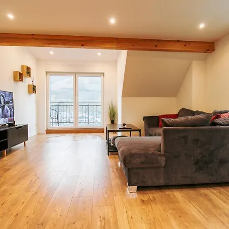 펜션 Wellness Haus In Zell, 3 Komplette Wohnungen, Moselblick, Sauna, Whirlpool, 3 Balkone, Grill 첼 안 데어 모젤