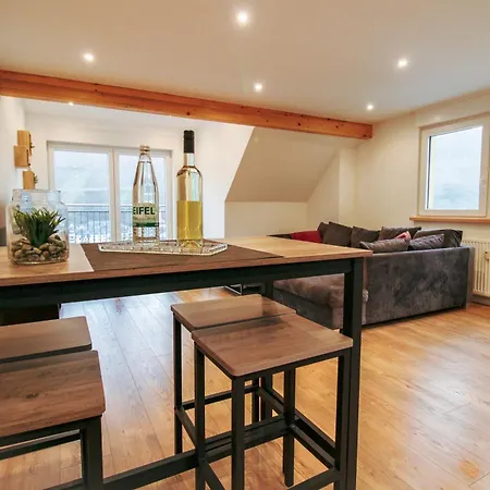 펜션 Wellness Haus In Zell, 3 Komplette Wohnungen, Moselblick, Sauna, Whirlpool, 3 Balkone, Grill 첼 안 데어 모젤