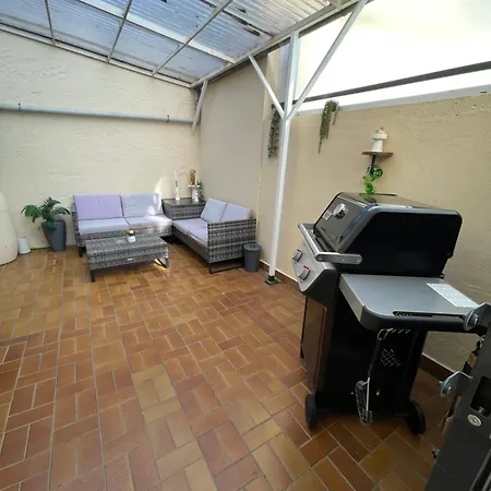 Wellness Haus In Zell, 3 Komplette Wohnungen, Moselblick, Sauna, Whirlpool, 3 Balkone, 14 Gäste
