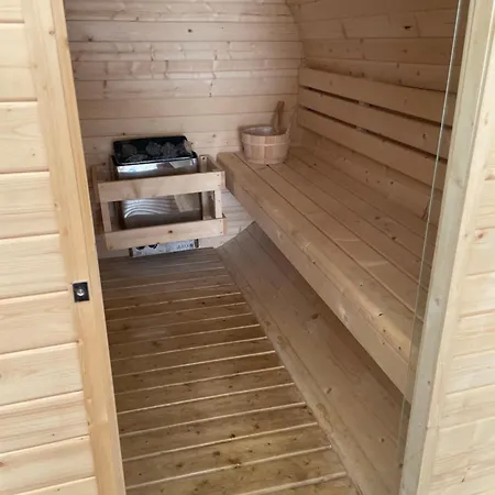 Wellness Haus In Zell, 3 Komplette Wohnungen, Moselblick, Sauna, Whirlpool, 3 Balkone, 14 Gäste Ferienhaus *