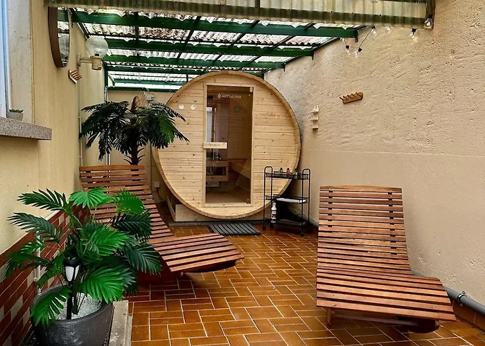 Casa de Férias Wellness Haus In Zell, 3 Komplette Wohnungen, Moselblick, Sauna, Whirlpool, 3 Balkone, 14 Gaeste