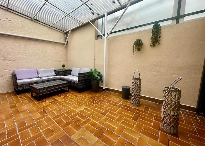 Wellness Haus In Zell, 3 Komplette Wohnungen, Moselblick, Sauna, Whirlpool, 3 Balkone, 14 Gaeste Casa de Férias