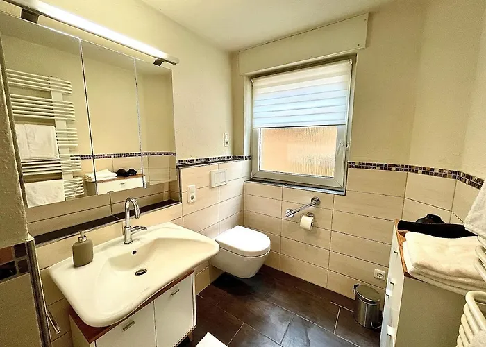 Wellness Haus In Zell, 3 Komplette Wohnungen, Moselblick, Sauna, Whirlpool, 3 Balkone, 14 Gaeste Casa de Férias *