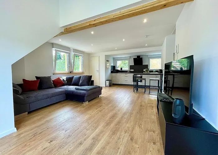 Casa de Férias Wellness Haus In Zell, 3 Komplette Wohnungen, Moselblick, Sauna, Whirlpool, 3 Balkone, 14 Gaeste