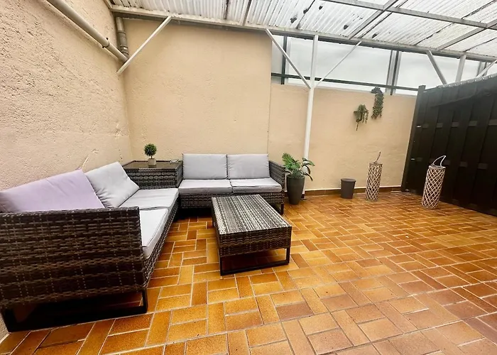 Wellness Haus In Zell, 3 Komplette Wohnungen, Moselblick, Sauna, Whirlpool, 3 Balkone, 14 Gaeste Casa de Férias