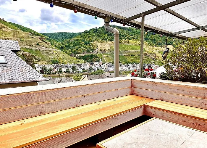 Wellness Haus In Zell, 3 Komplette Wohnungen, Moselblick, Sauna, Whirlpool, 3 Balkone, 14 Gaeste Zell an der Mosel